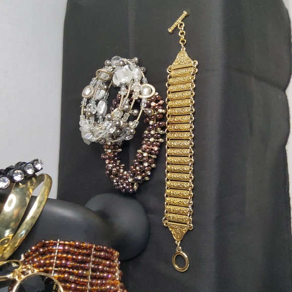 Elegant Bracelet Bundle Lot Of Eight. - Picture 5 of 8